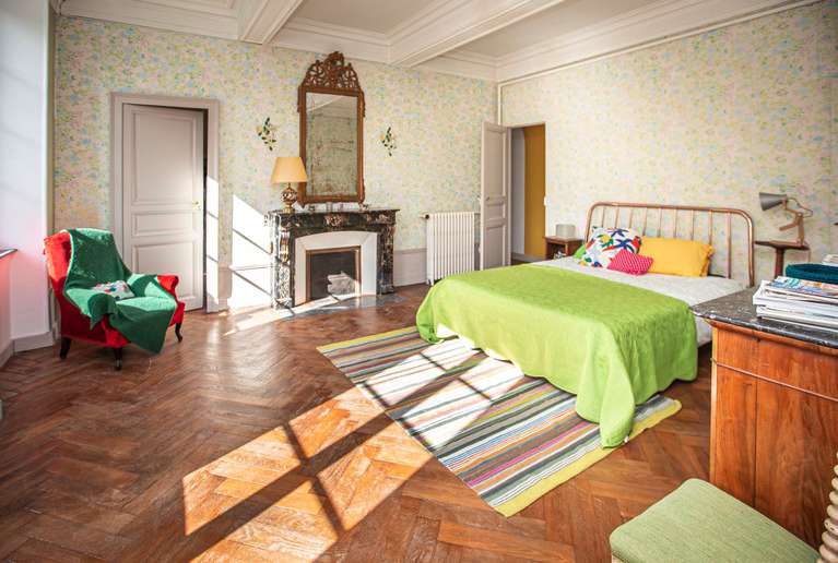 Beautifully renovated majestic 3 storey, 8 bedroom Maison de Maitre with 3