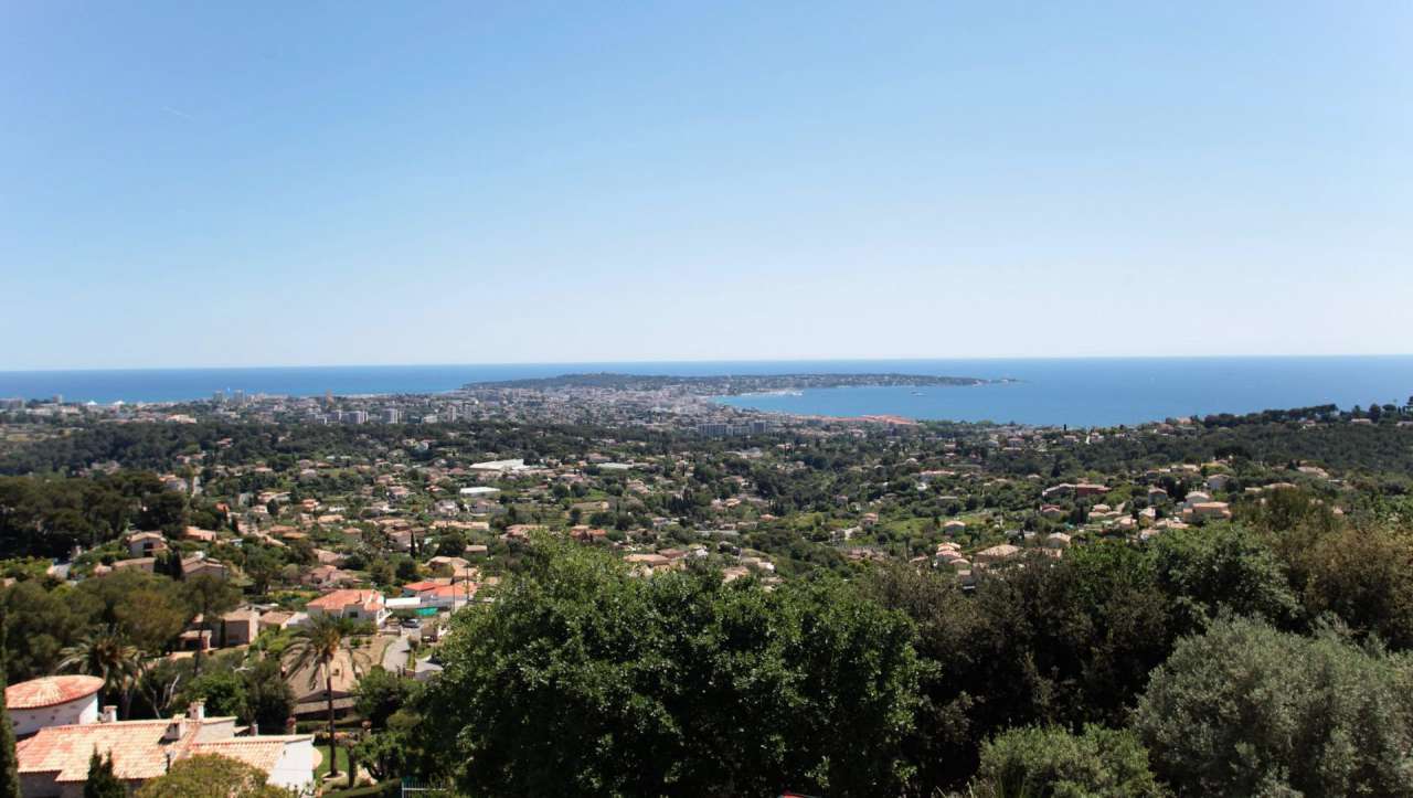 This stunning new 9 bedroom luxury villa is located close to Cannes in a so