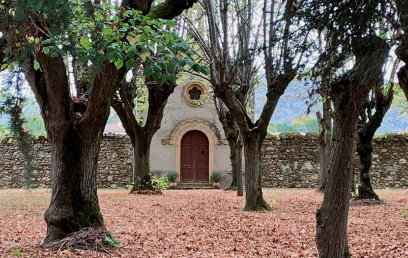 Nestling in 1.9 hectares of glorious land is this beautifully renovated 12