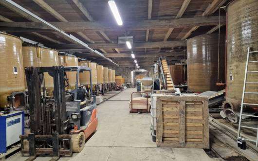 Grand and spacious 16 bedroom stone built farmhouse, situated in a quiet se