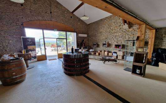 Grand and spacious 16 bedroom stone built farmhouse, situated in a quiet se