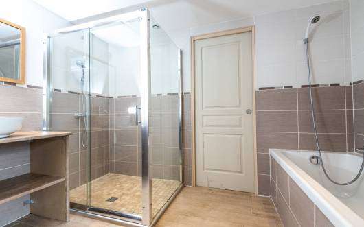 Grand and spacious 16 bedroom stone built farmhouse, situated in a quiet se