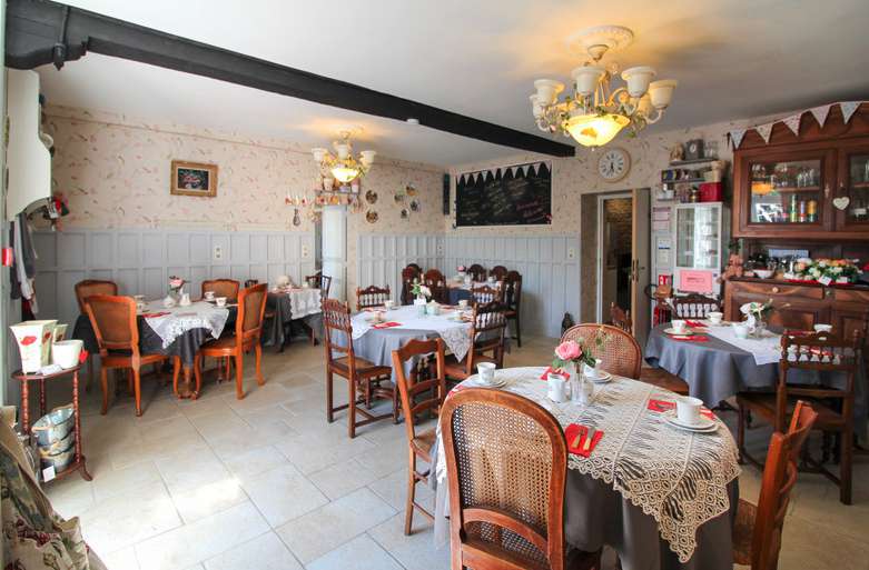 Wonderful opportunity to acquire a fabulous, recently restored 7 bedroom Fr