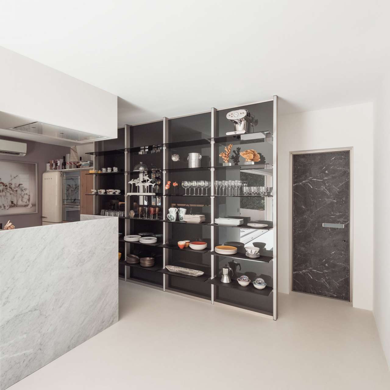 Grand and spacious recently built 5 bedroom villa, situated within a quiet