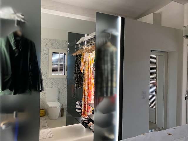 Grand and spacious recently built 5 bedroom villa, situated within a quiet