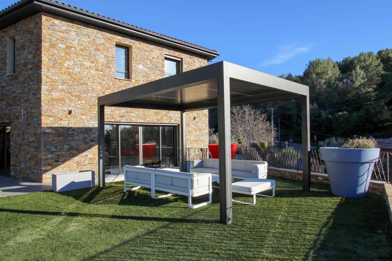 Modern and spacious 5 bedroom stone built villa, which is ideally situated