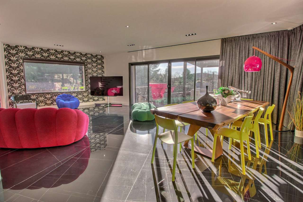 Modern and spacious 5 bedroom stone built villa, which is ideally situated