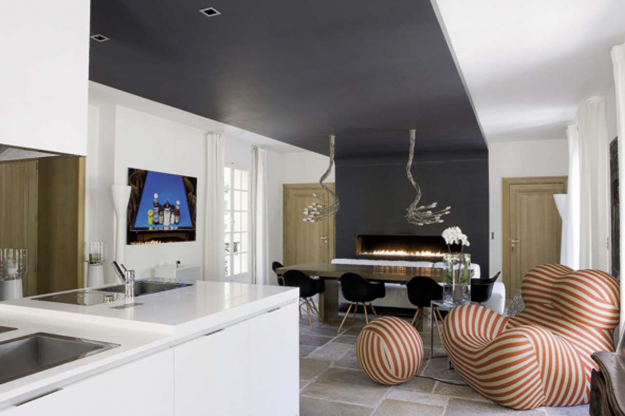 Immaculate and totally restored 7 bedroom 18th Century Bastide, with a vast