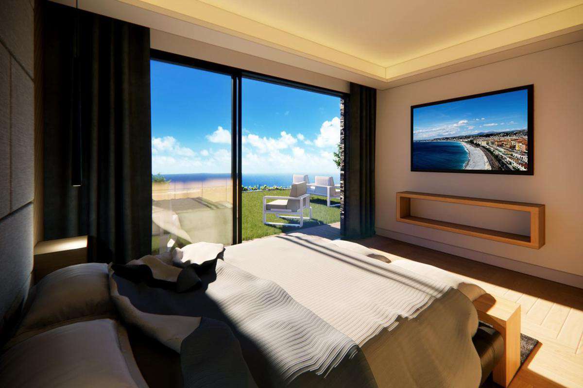 Enjoying breathtaking uninterrupted sea views from Italy to Monaco, is this