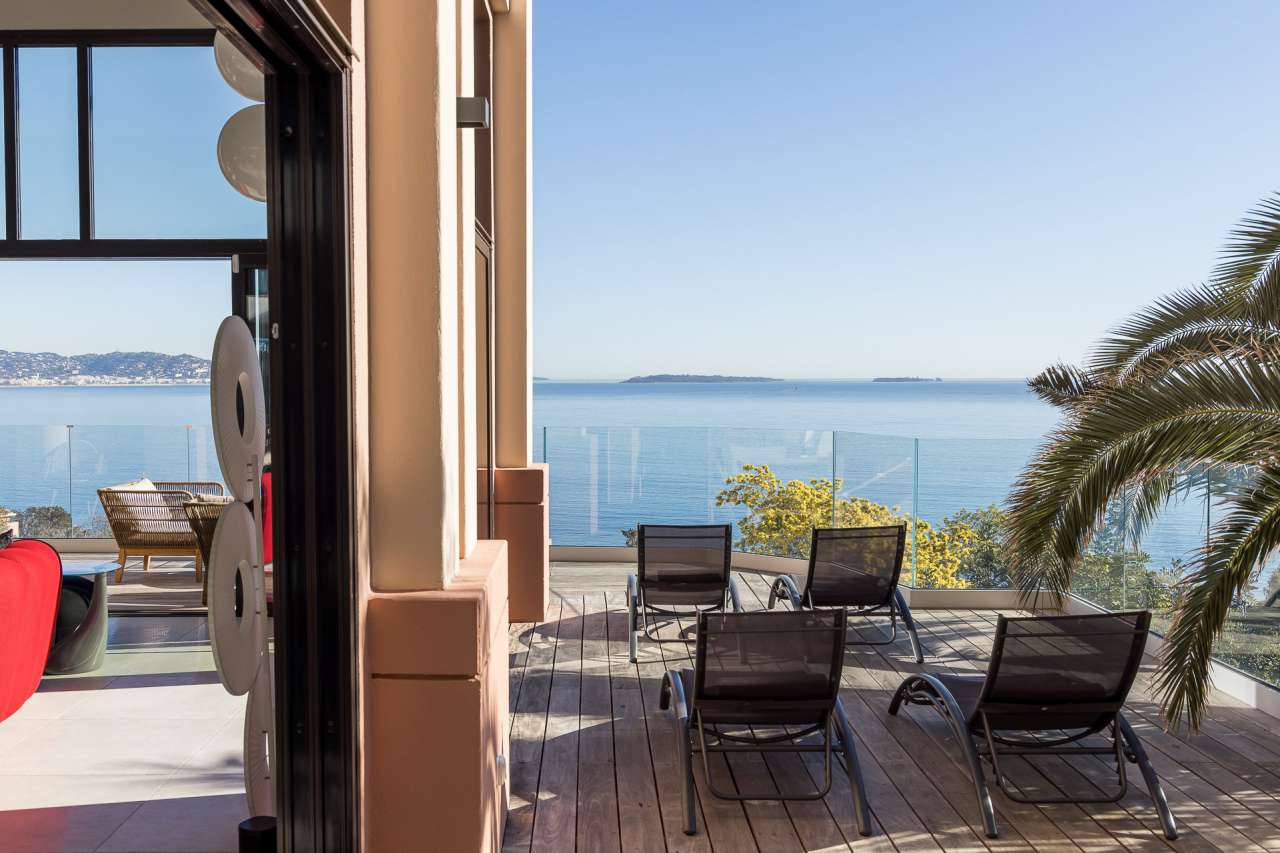 Modern, spacious and beautifully presented 6 bedroom loft style apartment,