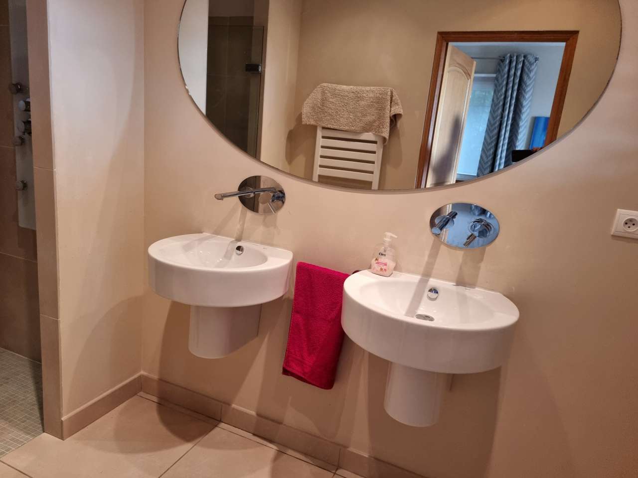 Inviting and well maintained 4 bedroom house, set in a quiet within a large