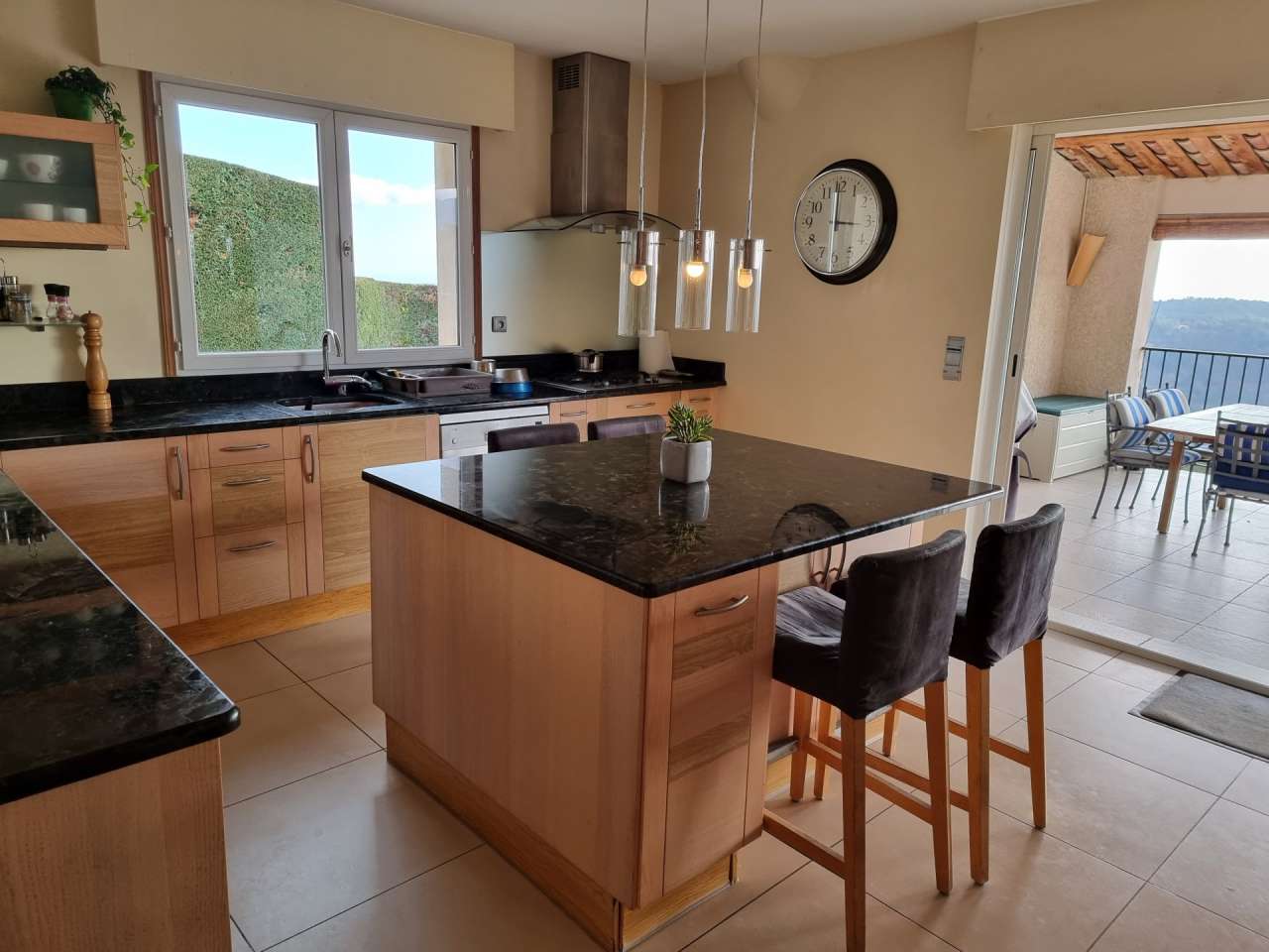 Inviting and well maintained 4 bedroom house, set in a quiet within a large