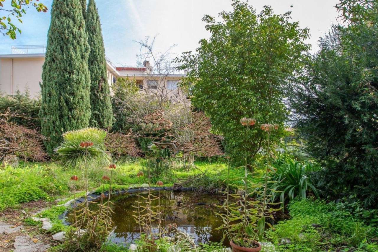 Spacious Belle Epoque villa with excellent development potential in a peace