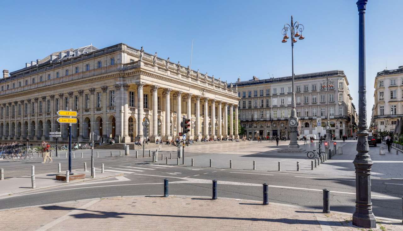 This discreetly marketed exceptional 2 bedroom property is located at a cov