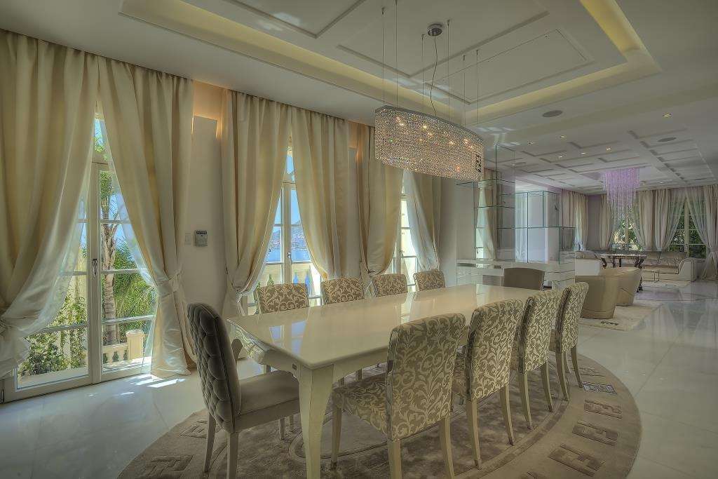 Absolutely exceptional 5 bedroom luxury villa with separate apartment, set