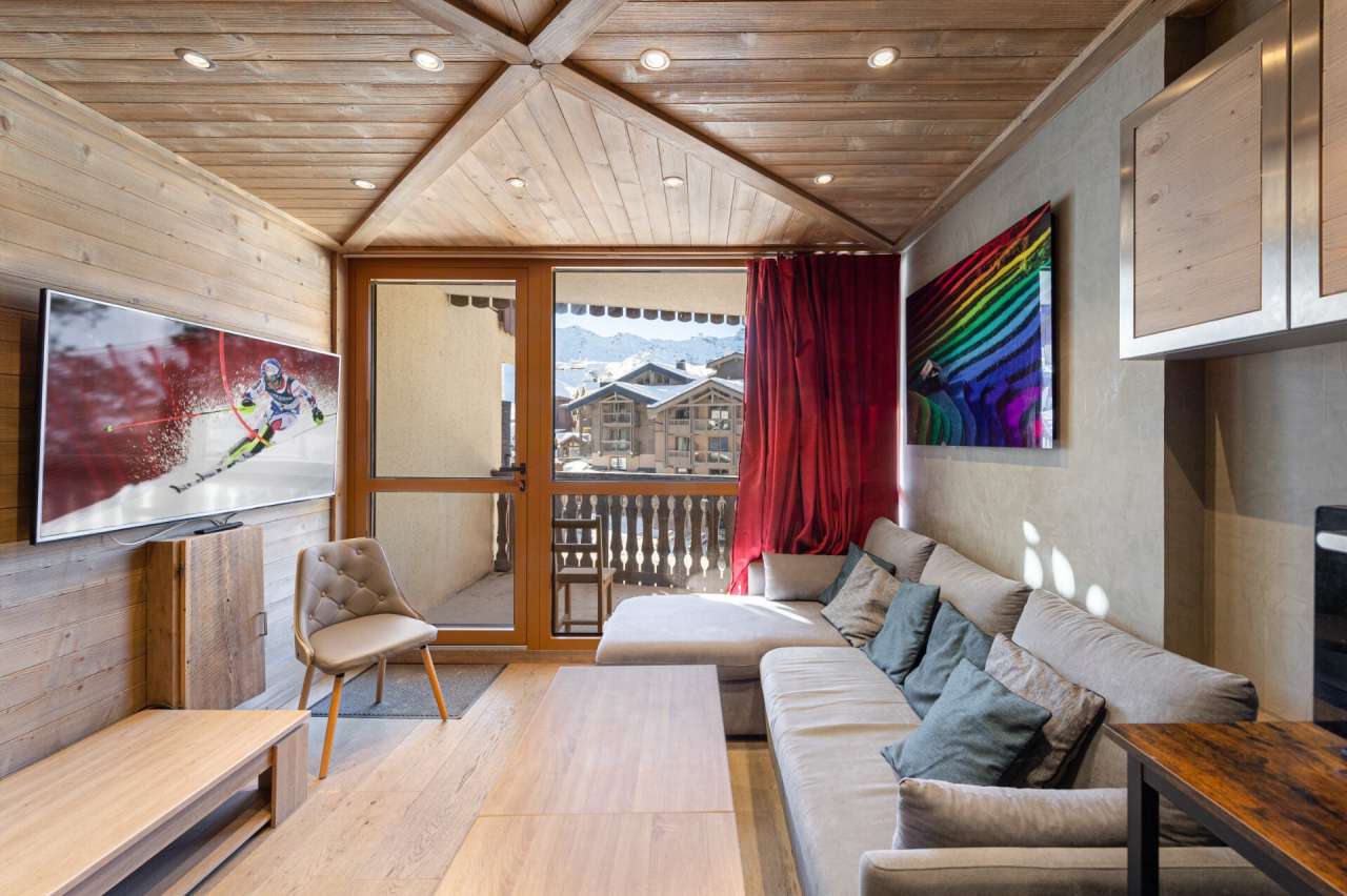 Tastefully and totally refurbished to a very high standard, using quality m