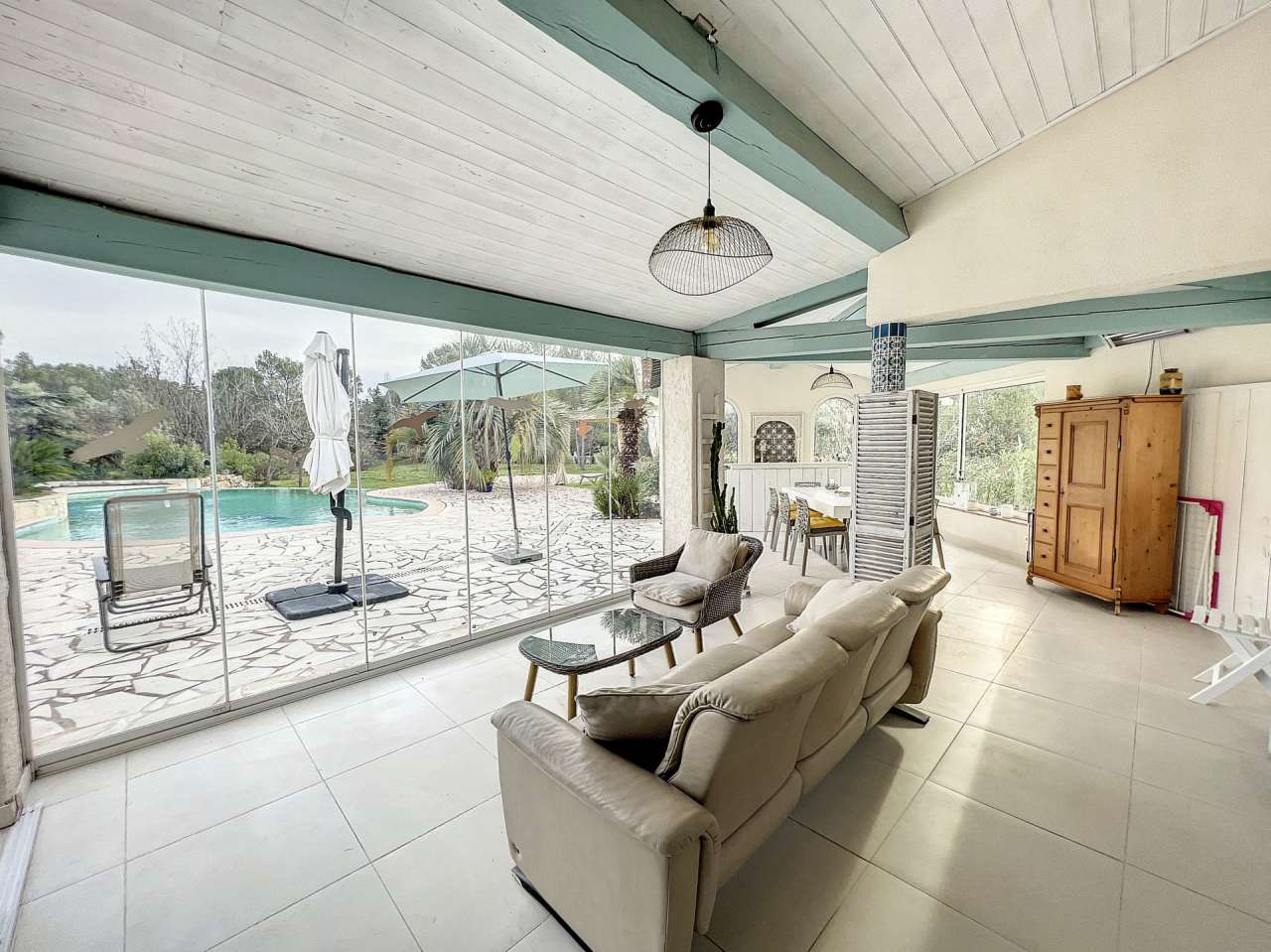 Ideally situated within a highly s ought after and secure area of Puget sur