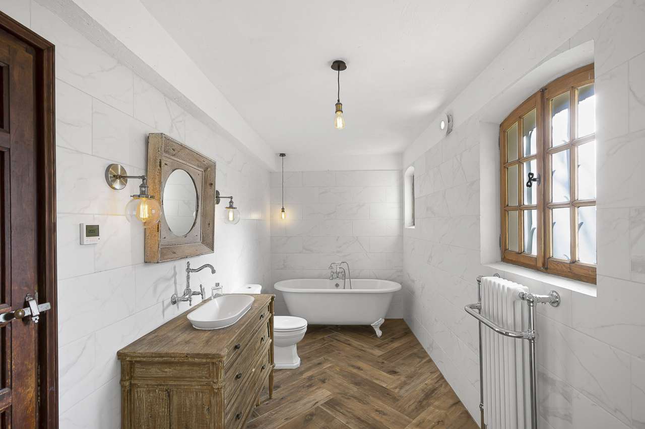 Bright, spacious and immaculately presented 4 bedroom family home , which h