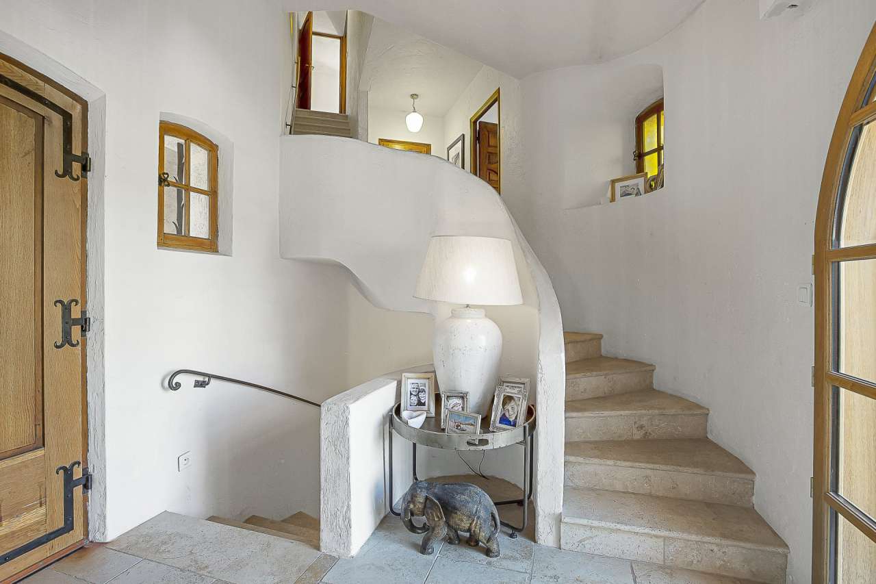 Bright, spacious and immaculately presented 4 bedroom family home , which h