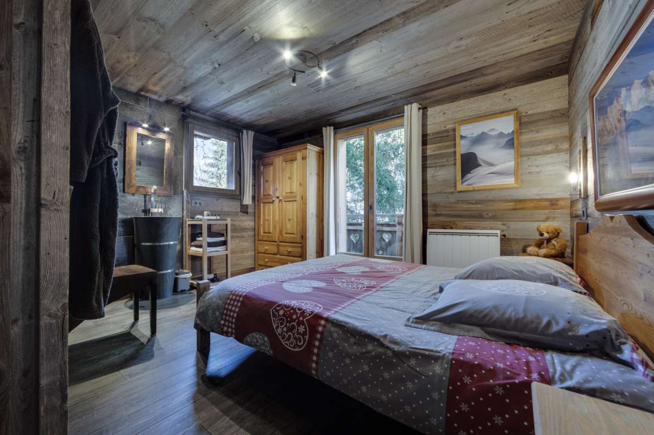 Magnificent 8 bedroom ski chalet, with a total spacious and authentic livin