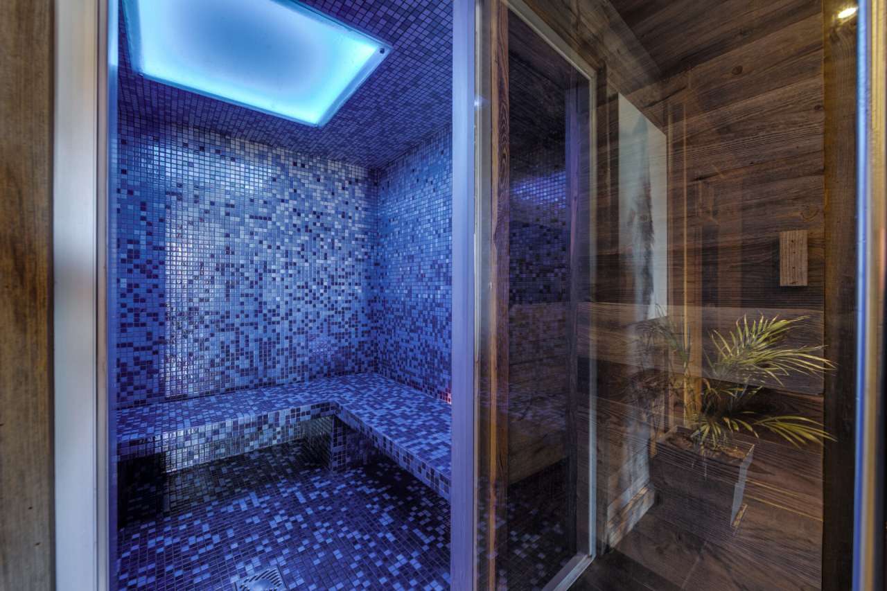 Magnificent 8 bedroom ski chalet, with a total spacious and authentic livin