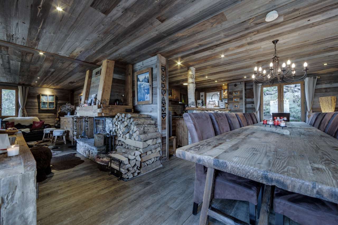 Magnificent 8 bedroom ski chalet, with a total spacious and authentic livin
