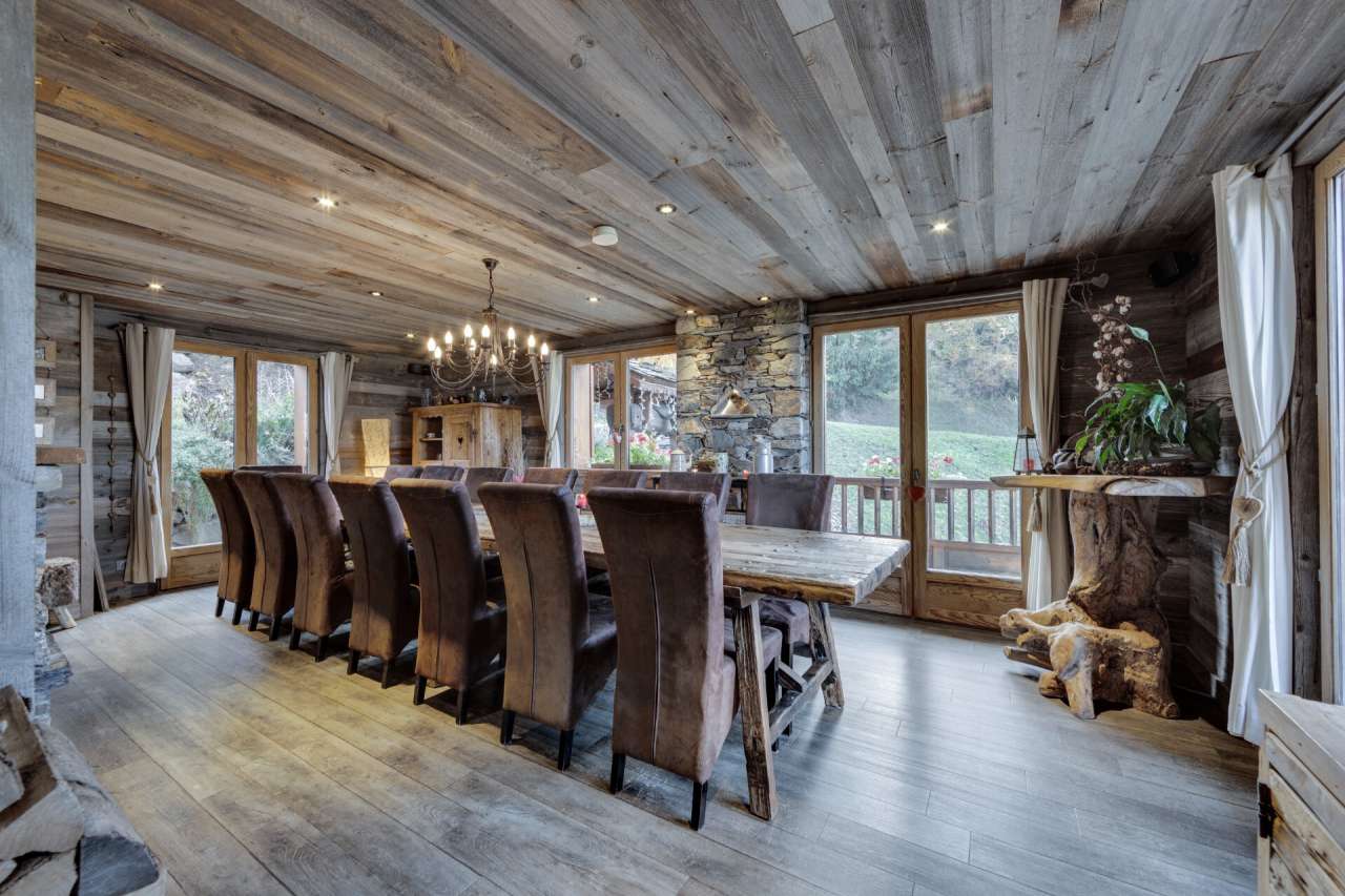 Magnificent 8 bedroom ski chalet, with a total spacious and authentic livin
