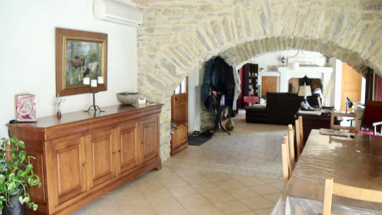 Beautifully renovated 3 bedroom 15th century Mediterranean style villa with