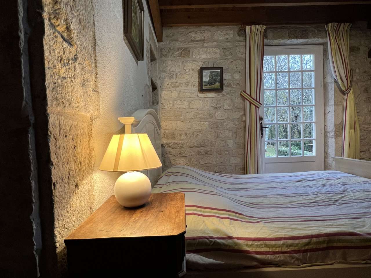 Rare opportunity to acquire a unique 4 bedroom house with separate apartmen