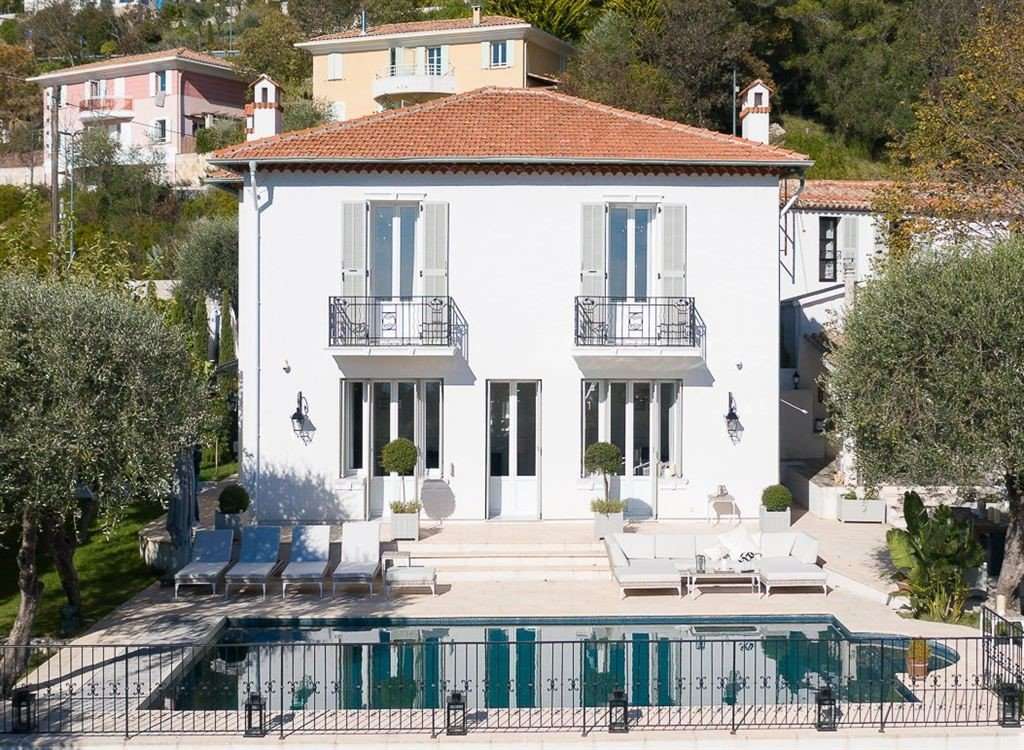 Enjoying fantastic uninterrupted sea and mountain views is this stunning 3