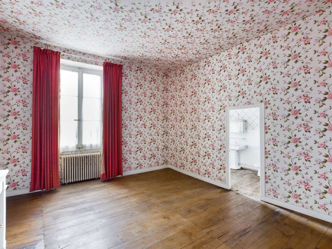 Immaculately maintained Chateau estate, which is ideally situated in a quie