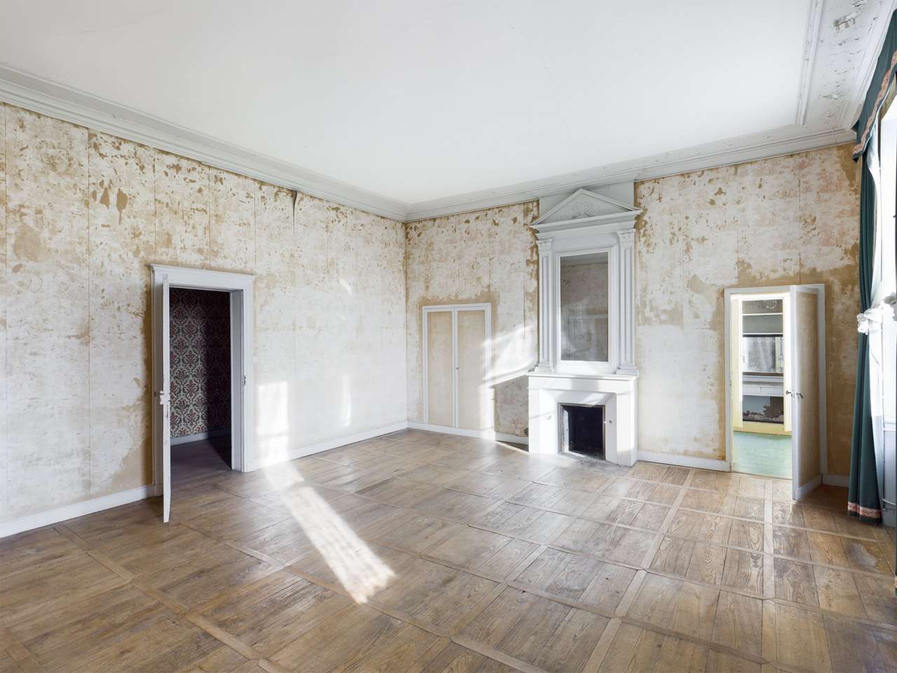 Immaculately maintained Chateau estate, which is ideally situated in a quie