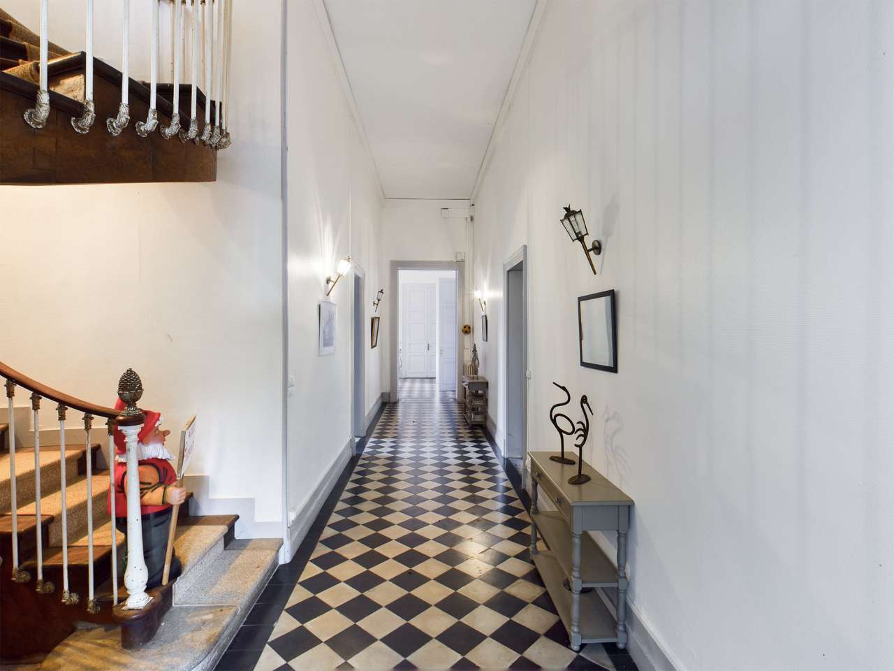 Immaculately maintained Chateau estate, which is ideally situated in a quie