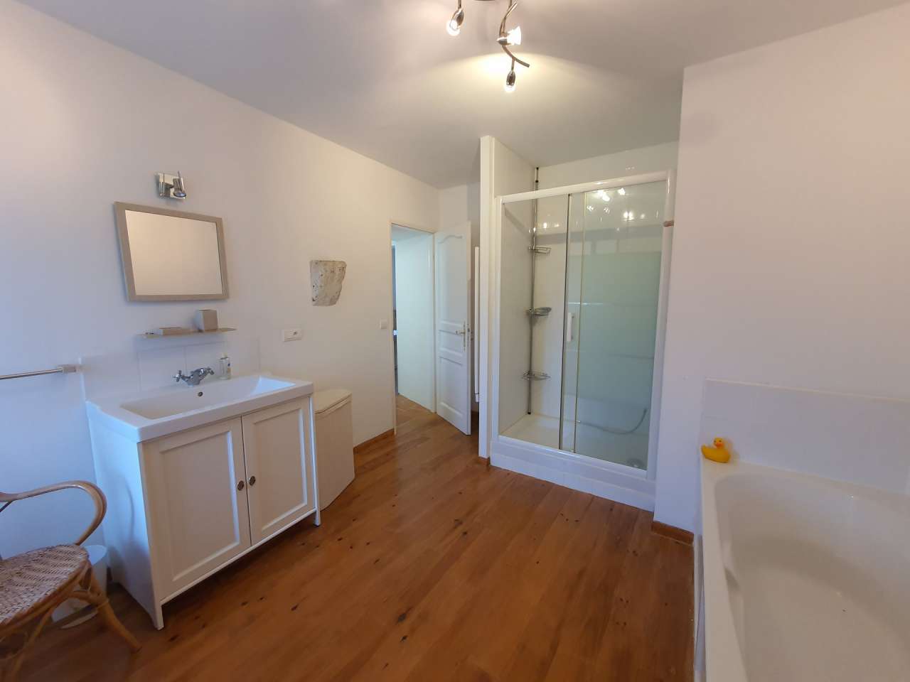 Full of charm and character is this wonderful 3 storey, 6 bedroom house wit