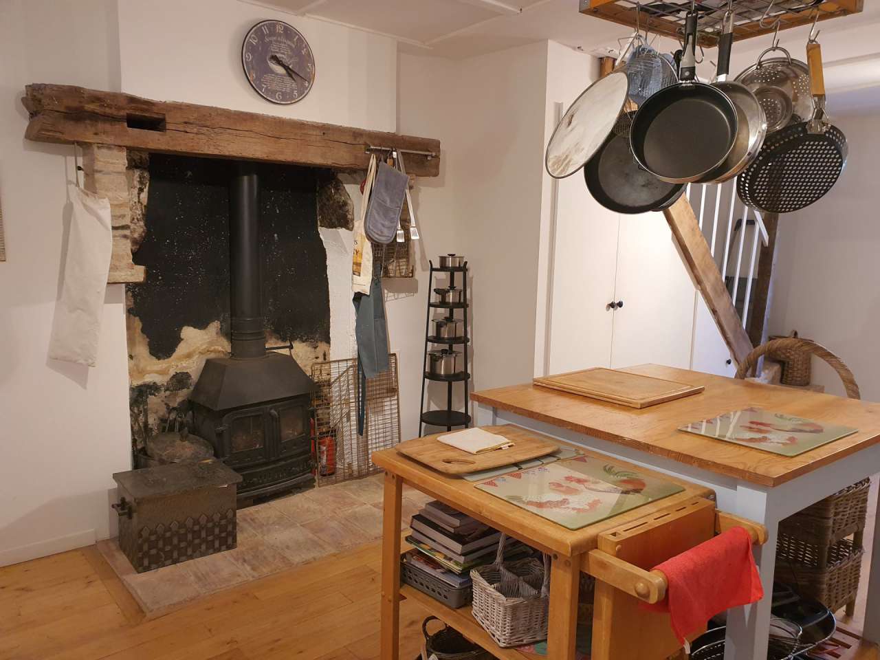 Full of charm and character is this wonderful 3 storey, 6 bedroom house wit