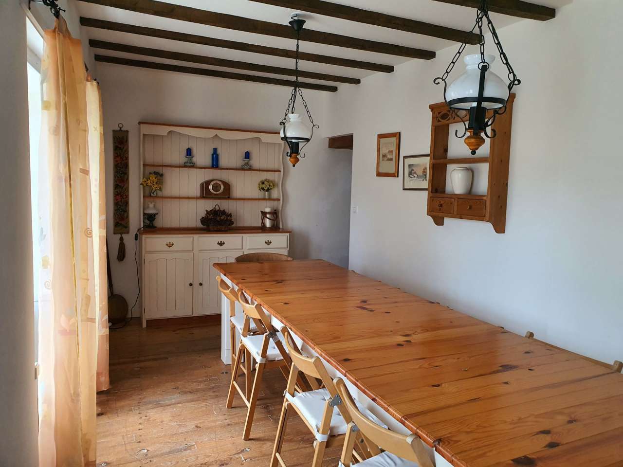 Full of charm and character is this wonderful 3 storey, 6 bedroom house wit