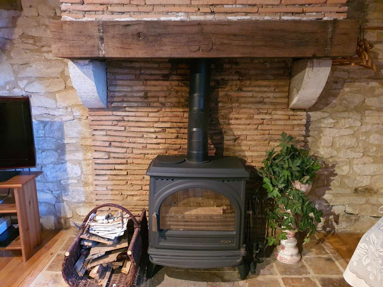 Full of charm and character is this wonderful 3 storey, 6 bedroom house wit