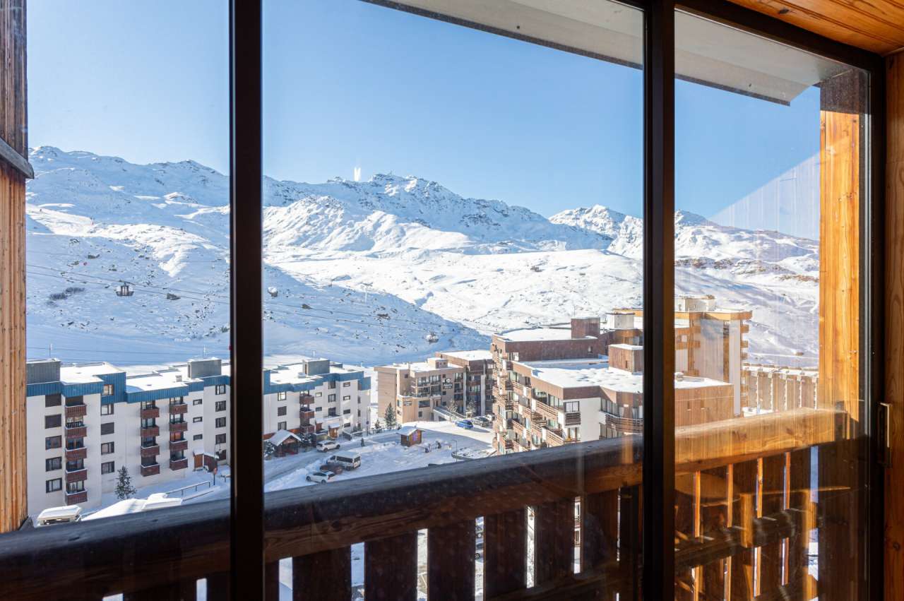 Well maintained 1 bedroom apartment, with a typical mountain style, situate