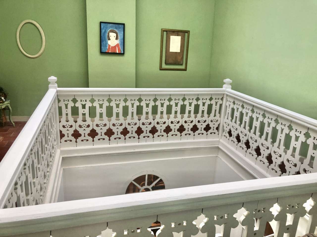 Superb, grand and spacious 7 bedroom townhouse, with a total spacious livin