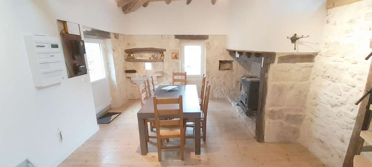 Surrounded by nature and full of character and charm, this magnificent 5 be