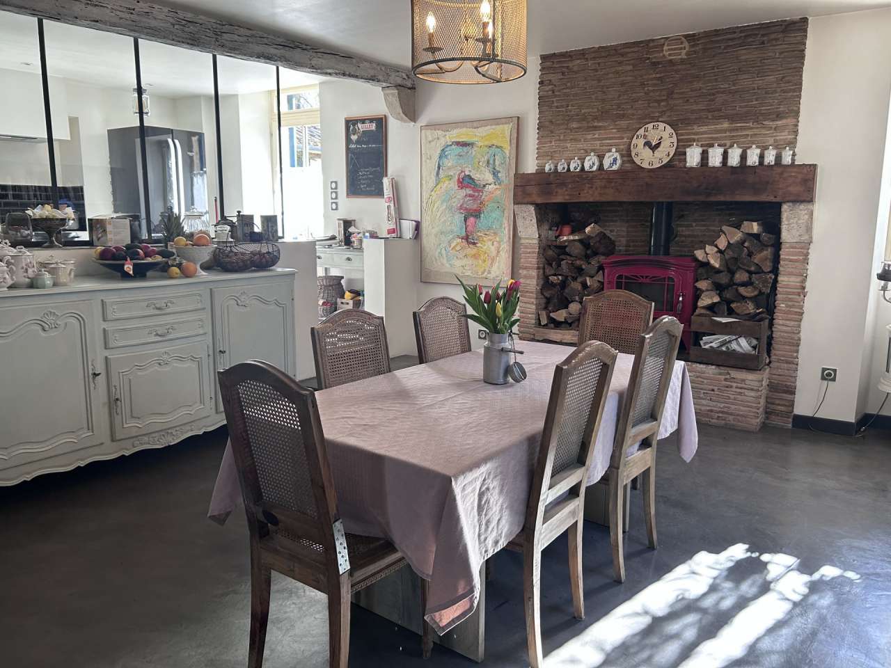 Luxurious 8 bedroom B&B business, which is ideally situated within very pri