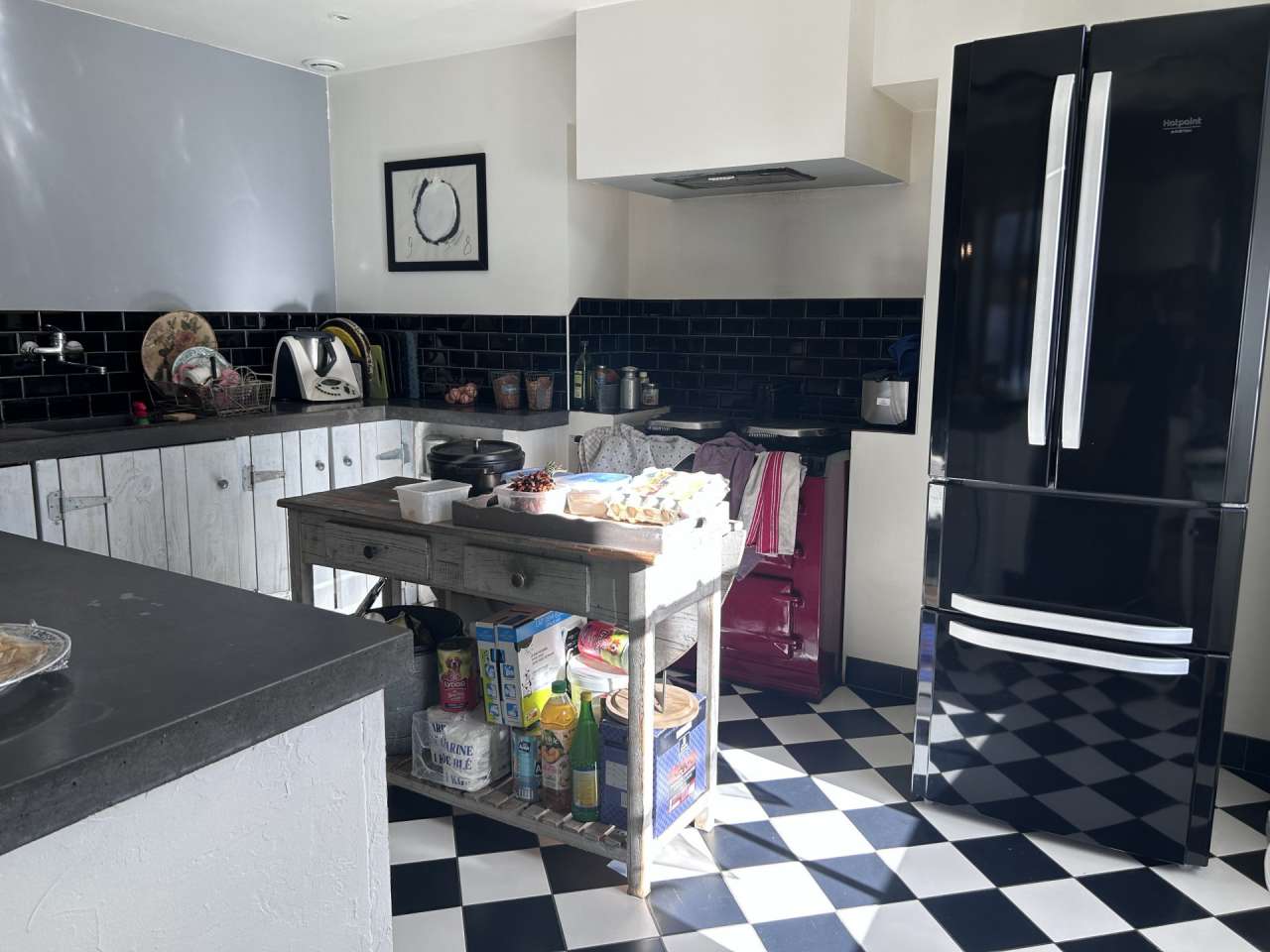 Luxurious 8 bedroom B&B business, which is ideally situated within very pri