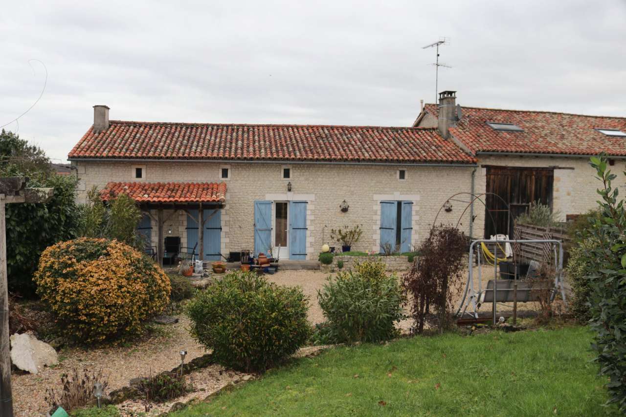 Excellent opportunity to purchase 2 stone built properties, which are acces