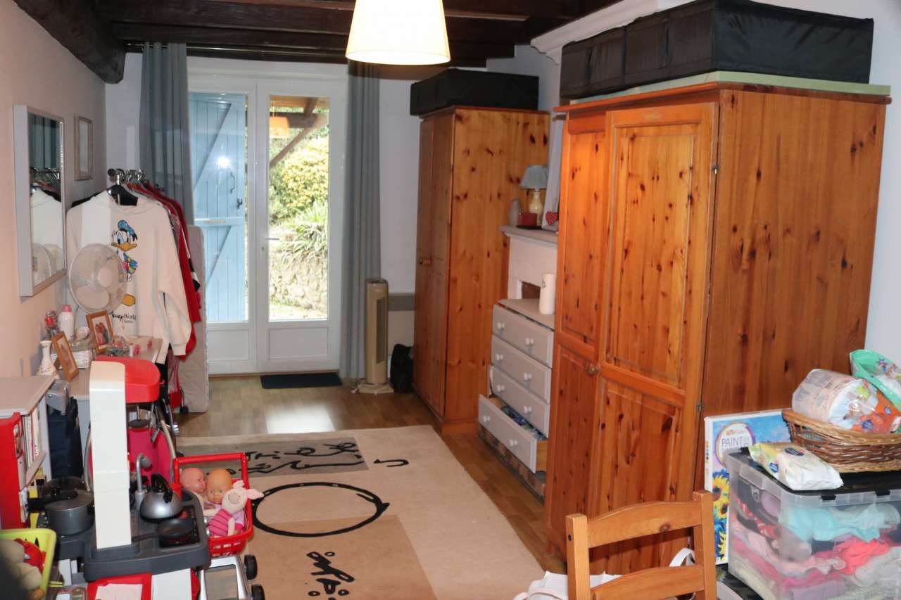 Excellent opportunity to purchase 2 stone built properties, which are acces