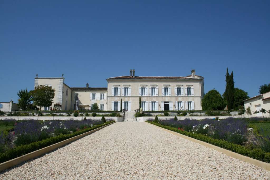 Luxuriously renovated 8 bedroom 15th Century Manor House with 4 fully furni