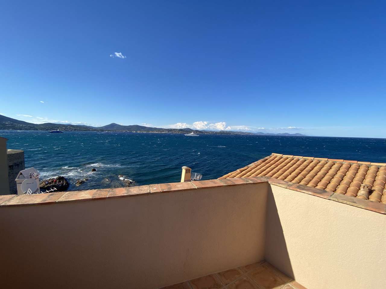 A rare opportunity to acquire a stylish 3 bedroom villa enjoying breathtaki