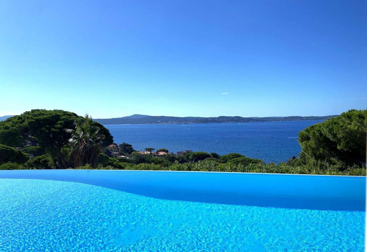 Ideally situated within a highly sought after area of Semaphore in Saint Ma