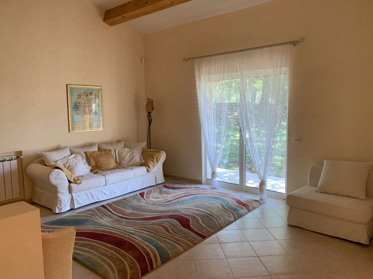 Spacious and well maintained 11 bedroom property, with a total living area