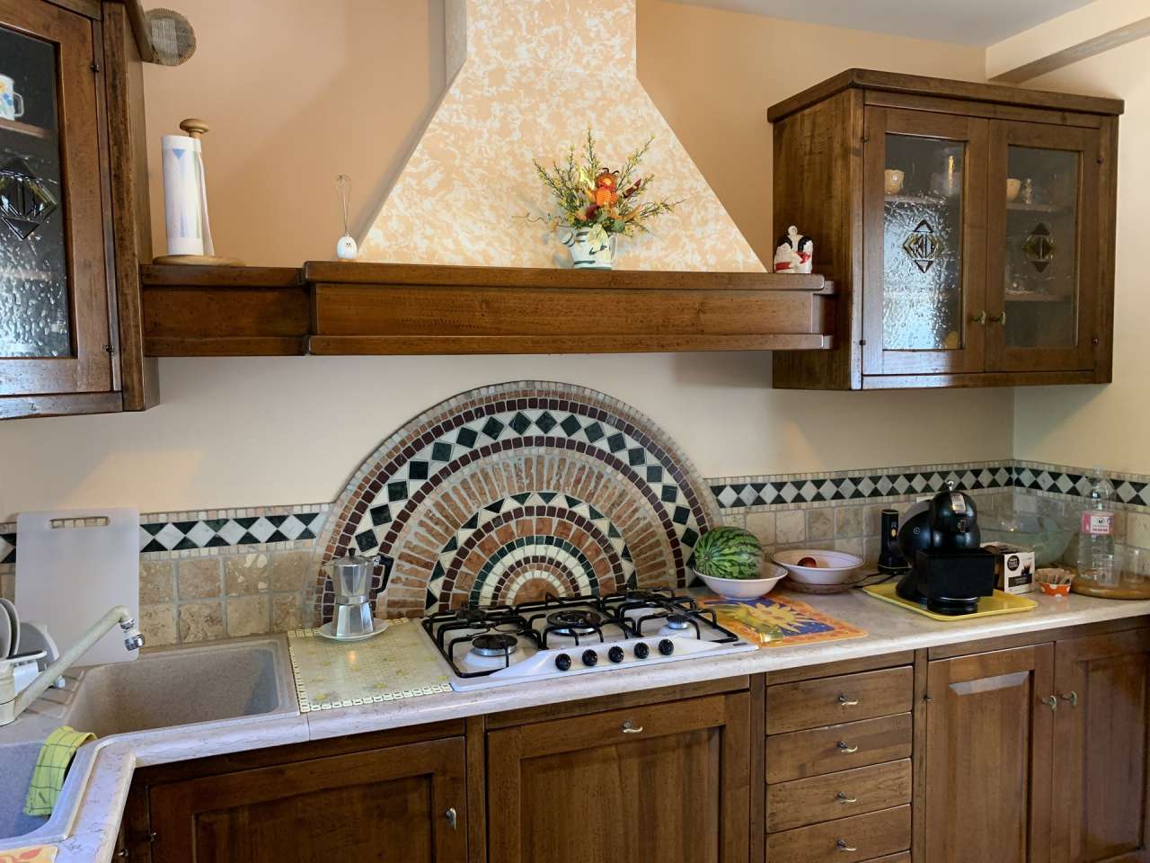 Spacious and well maintained 11 bedroom property, with a total living area