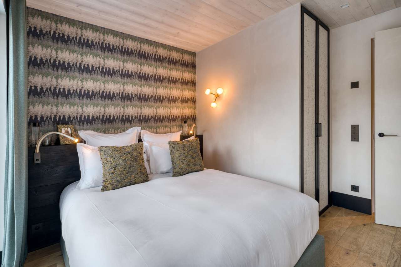 Impressive newly-built four bedroom apartment in a central location in Mege